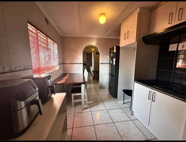 4 BEDROOM HOUSE FOR SALE IN GENL ALBERTS PARK